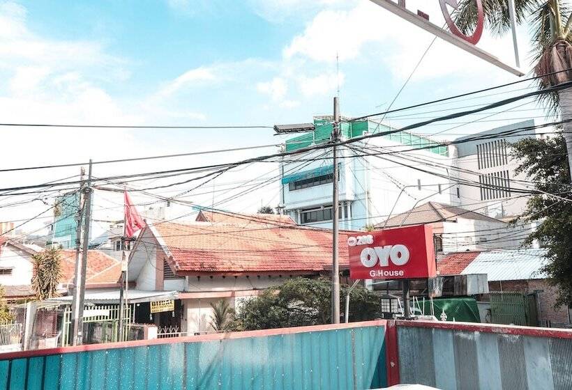Hotel Oyo 208 G House