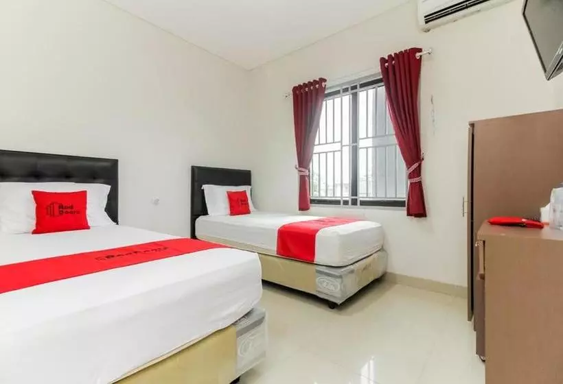ホテル Reddoorz Syariah @ Kampung Bintang