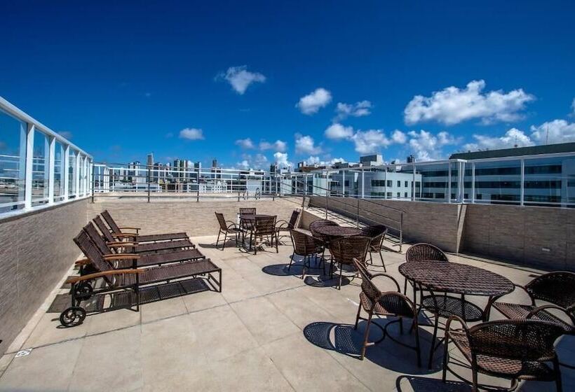 فندق Tambau Beach