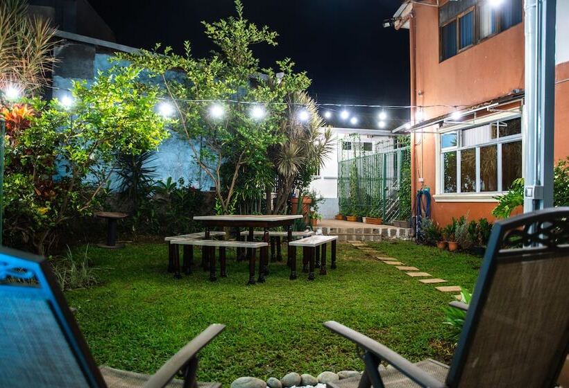 مبيت وإفطار Alice Y Juancito Boutique