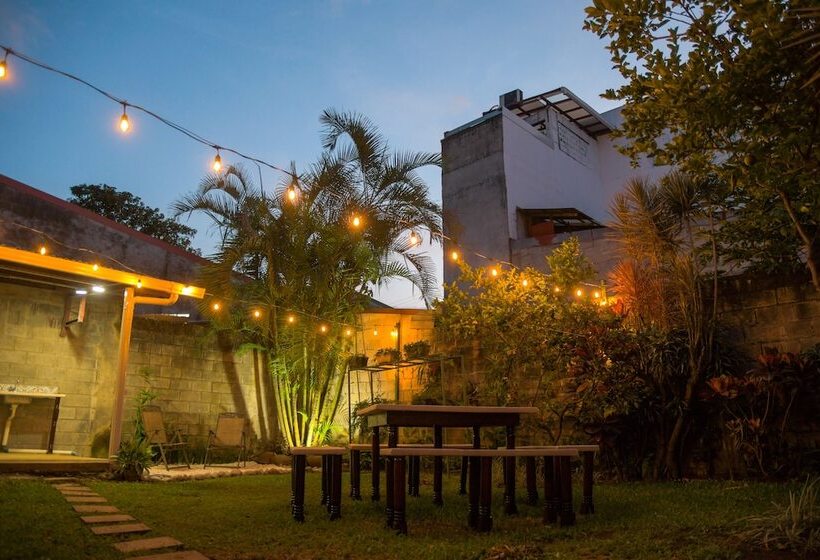 مبيت وإفطار Alice Y Juancito Boutique