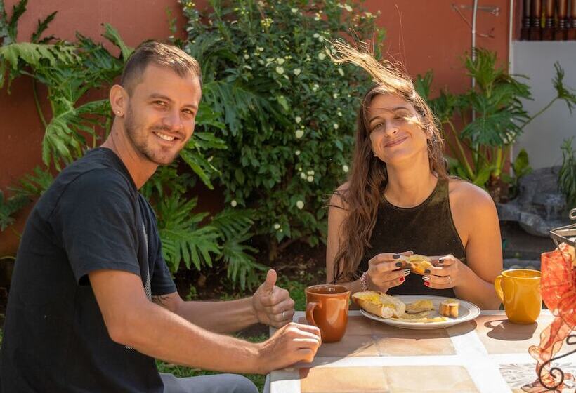 مبيت وإفطار Alice Y Juancito Boutique