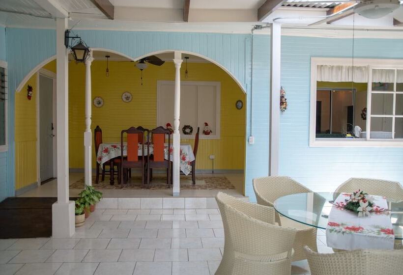 مبيت وإفطار Alice Y Juancito Boutique