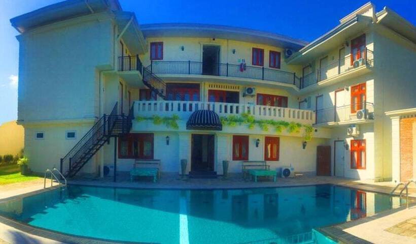 فندق Forever City