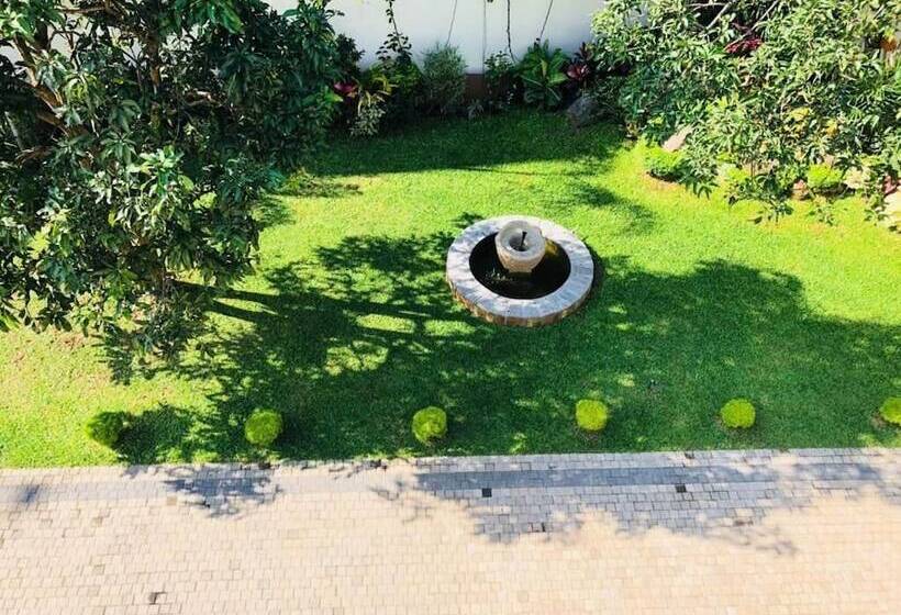 فندق Forever City