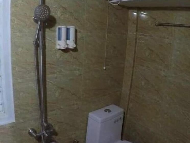 هتل The Old Moulmein Hostel