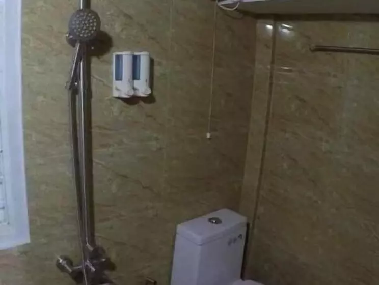 هتل The Old Moulmein Hostel