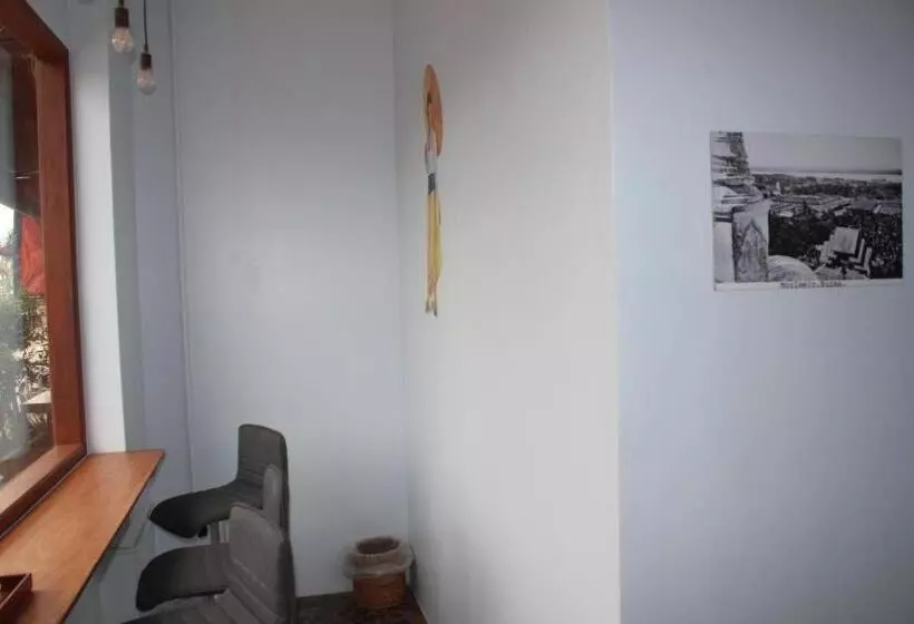 هتل The Old Moulmein Hostel