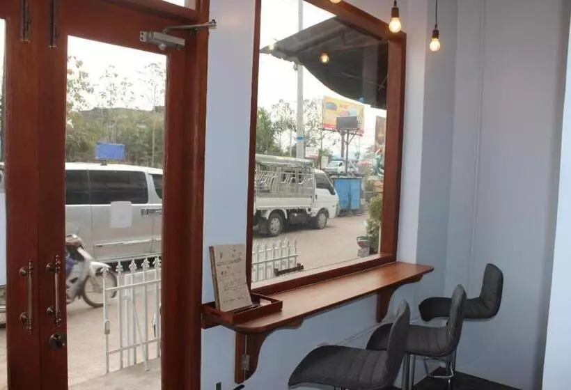 هتل The Old Moulmein Hostel