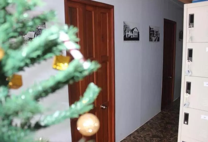 هتل The Old Moulmein Hostel