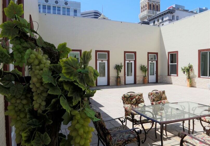 فندق Trending Inn