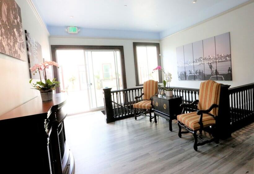 فندق Trending Inn