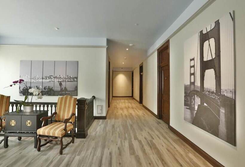 فندق Trending Inn