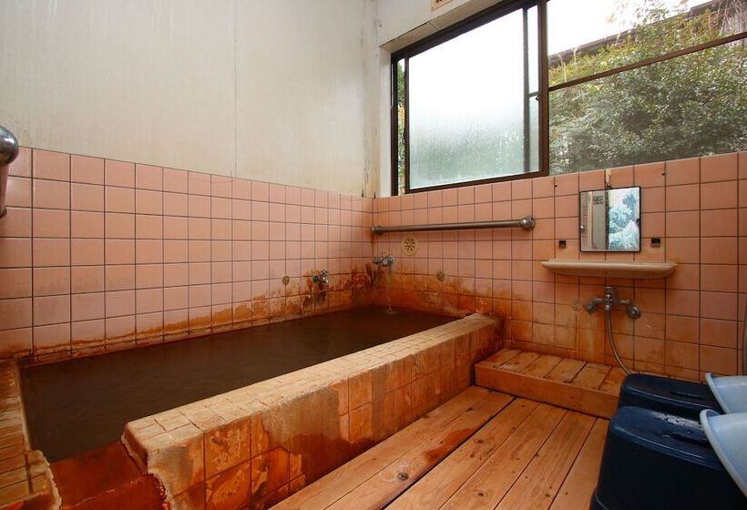 پانسیون Ramune Onsen Senju No Sato