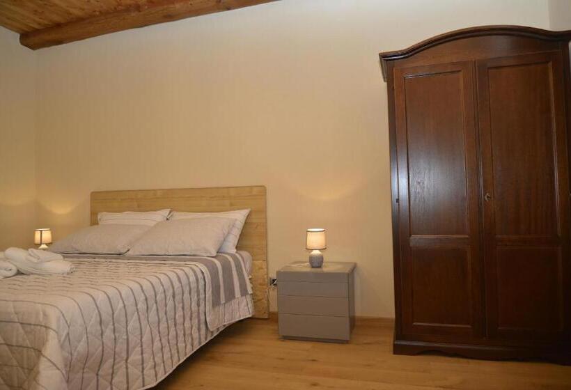 مبيت وإفطار Agriturismo Ai Prüsot