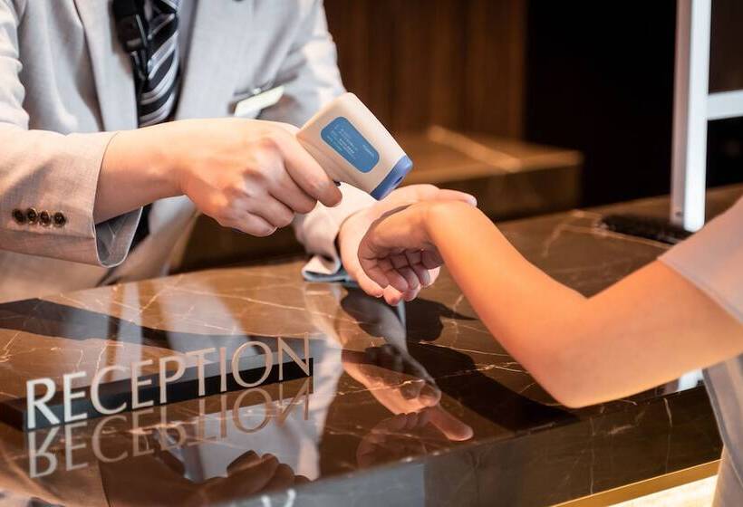 هتل The Royal Park Canvas Osaka Kitahama