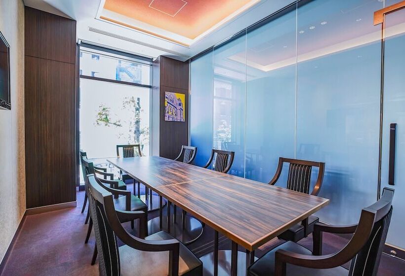 هتل The Royal Park Canvas Osaka Kitahama