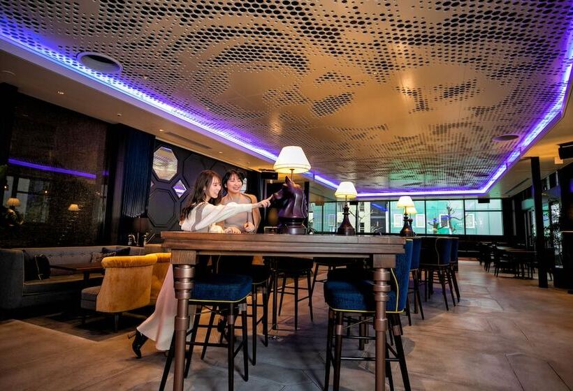 هتل The Royal Park Canvas Osaka Kitahama