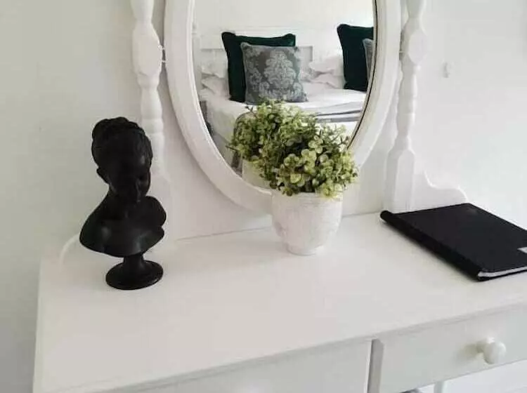 پانسیون Berkeley House