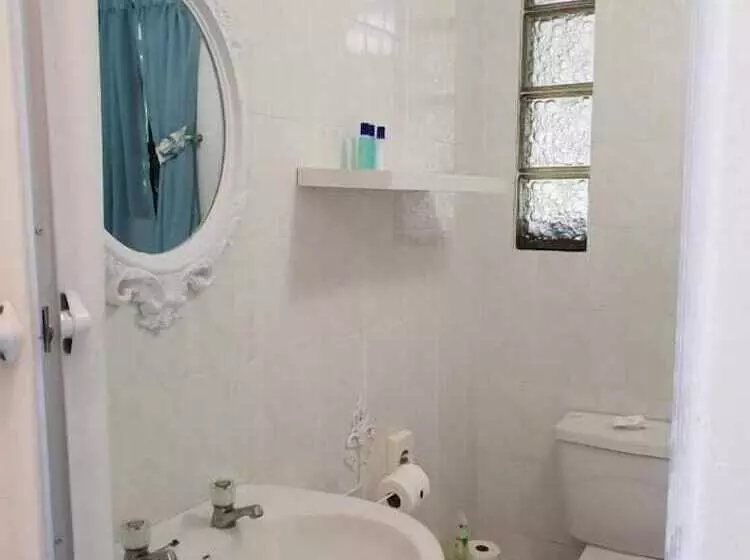 پانسیون Berkeley House