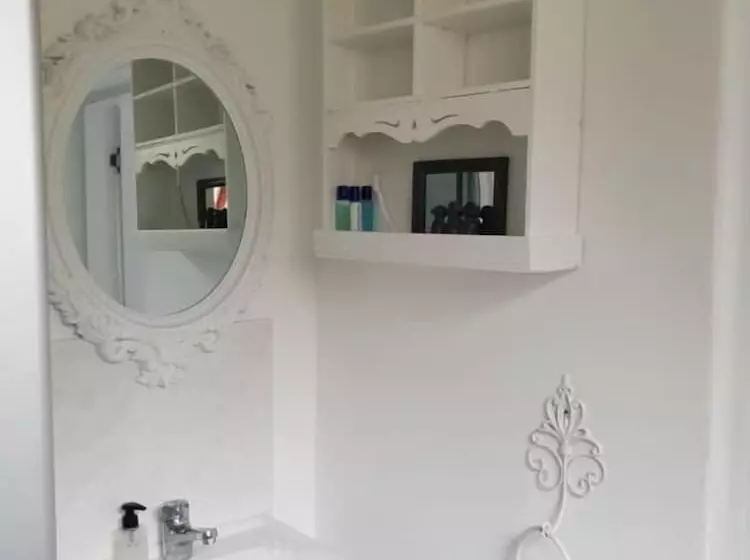 پانسیون Berkeley House