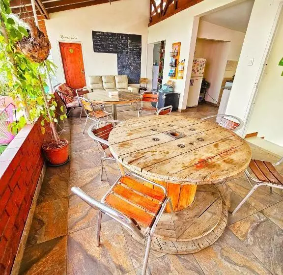 پانسیون Roof Hostel