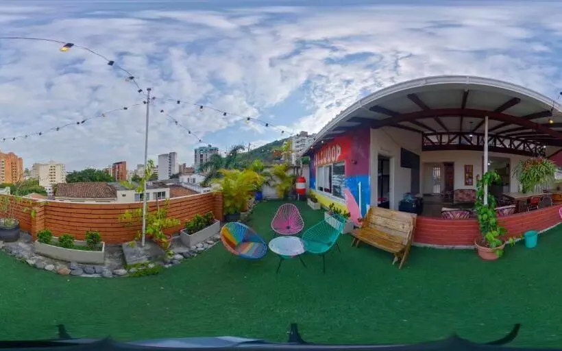 پانسیون Roof Hostel