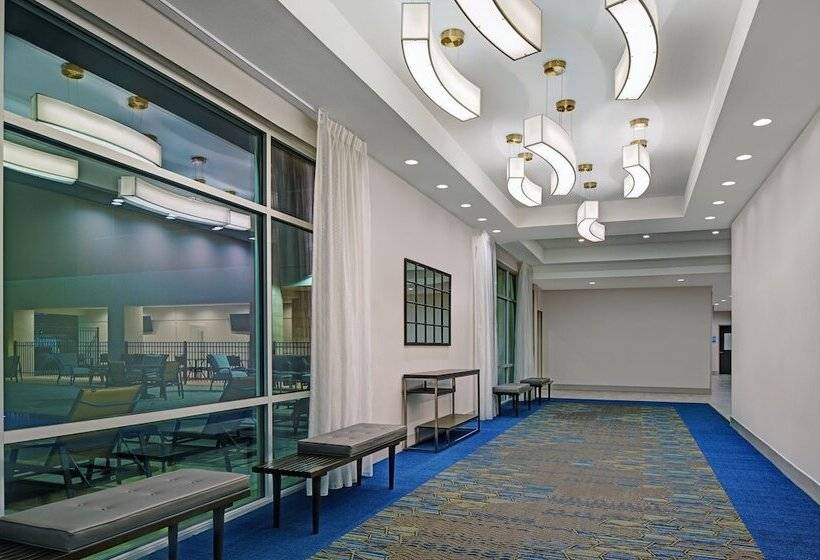 هتل Holiday Inn Express & Suites Memorial – Citycentre, An Ihg