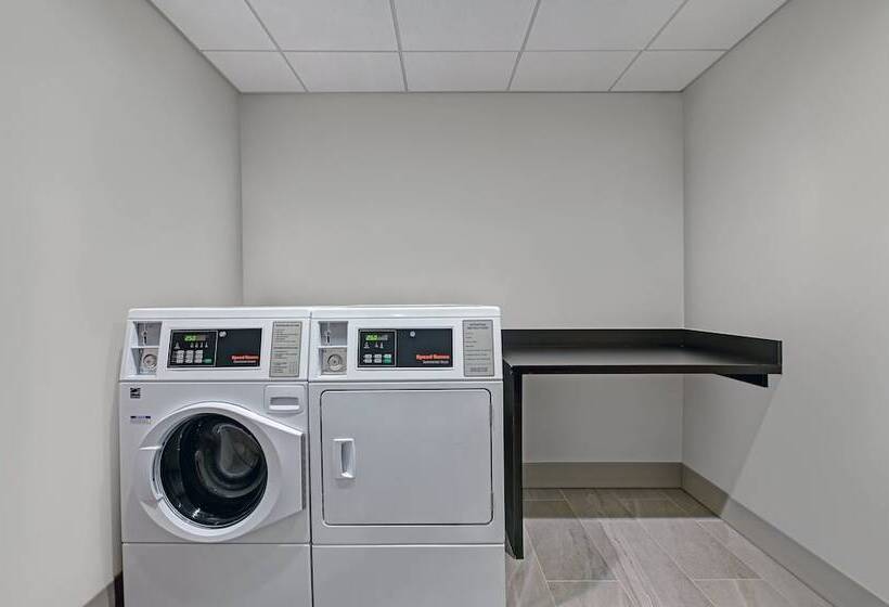 هتل Holiday Inn Express & Suites Memorial – Citycentre, An Ihg