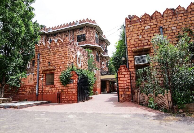 호텔 Oyo 16799 Shikargarh Palace Resorts