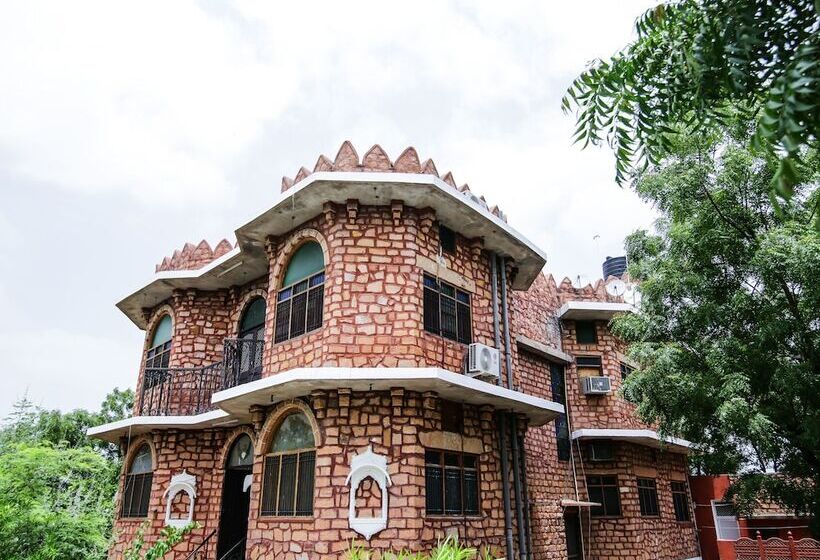 호텔 Oyo 16799 Shikargarh Palace Resorts