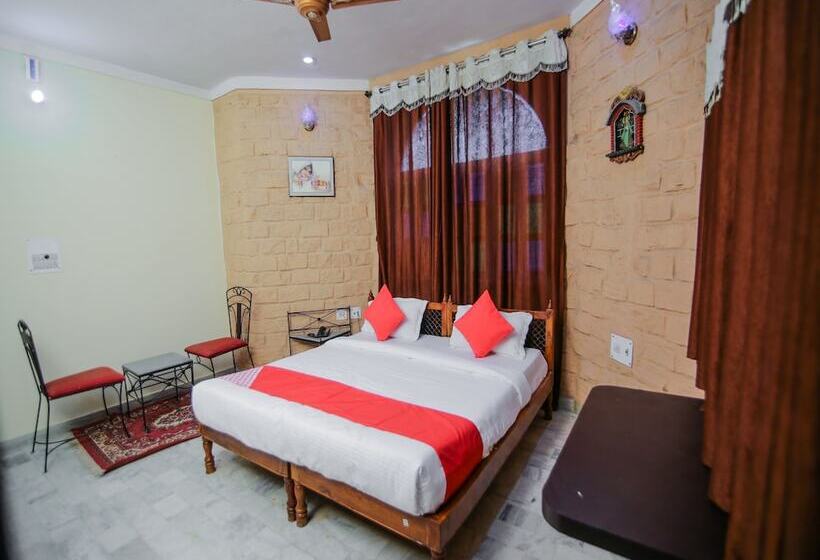 호텔 Oyo 16799 Shikargarh Palace Resorts