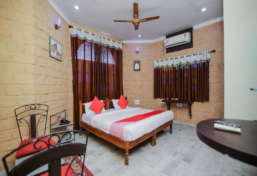 호텔 Oyo 16799 Shikargarh Palace Resorts