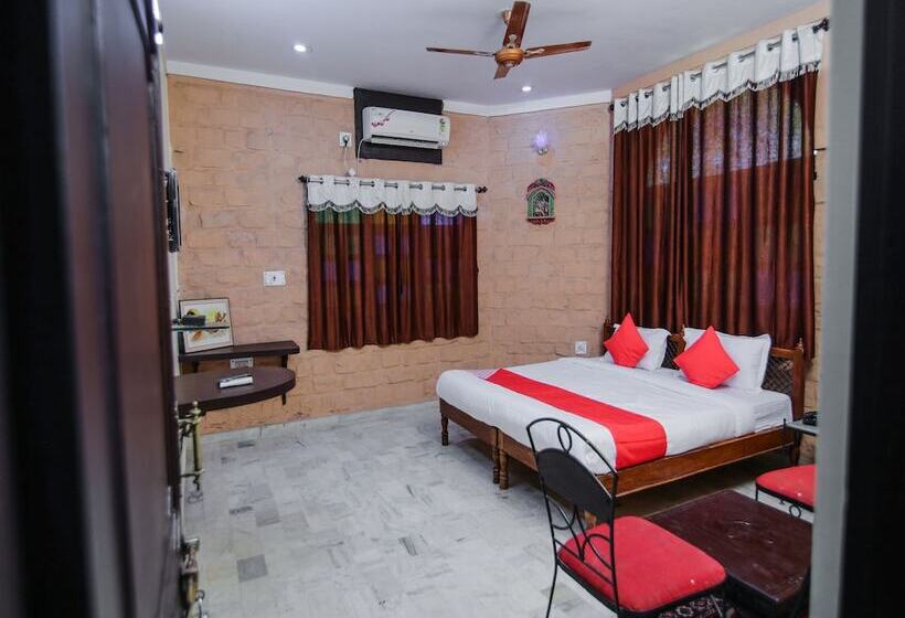 호텔 Oyo 16799 Shikargarh Palace Resorts