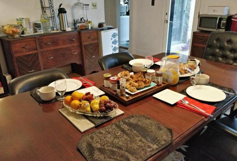 Maurrocks   A Pocono Mountains B&b