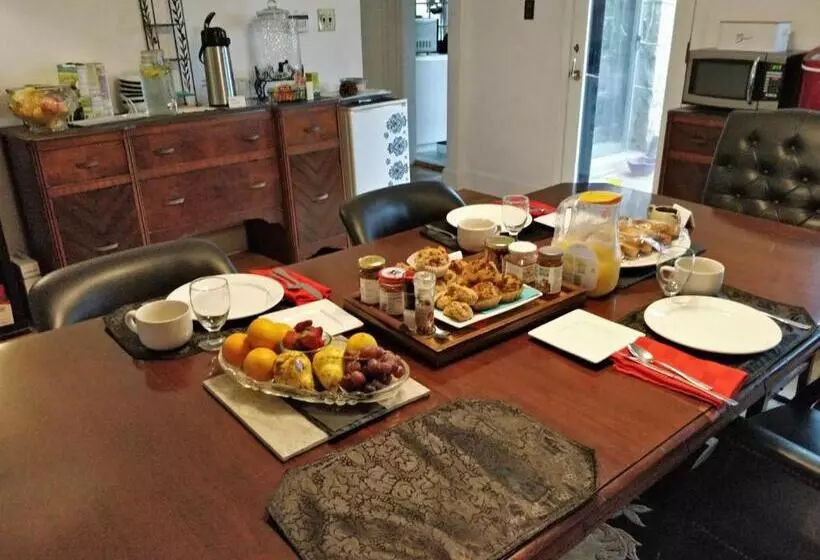 Maurrocks   A Pocono Mountains B&b