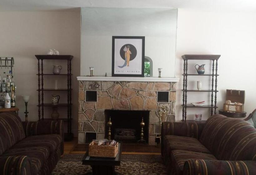 Maurrocks   A Pocono Mountains B&b