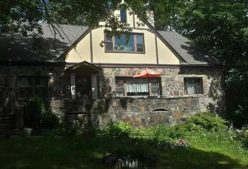 Maurrocks   A Pocono Mountains B&b