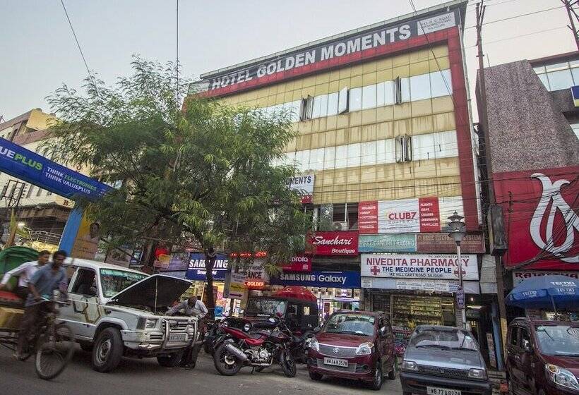 Oyo 16041 Hotel Golden Moments