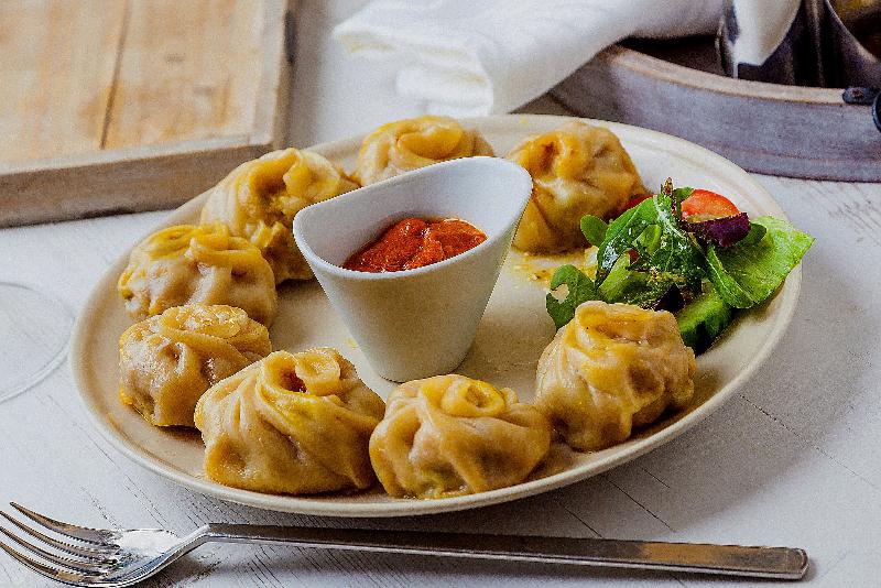 Oyo 16041 Hotel Golden Moments