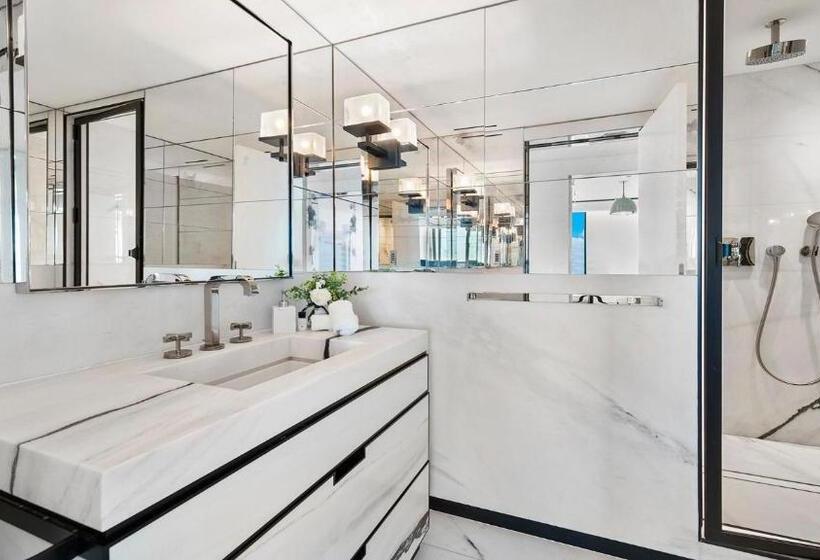 Oceanview Private Condo At The Setai 1705