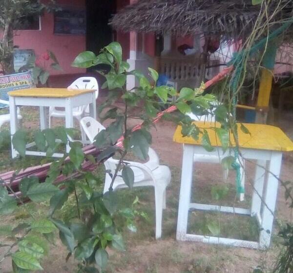 펜션 Thevindu Guest & Red Mud Resturent