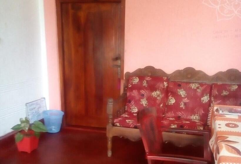 펜션 Thevindu Guest & Red Mud Resturent