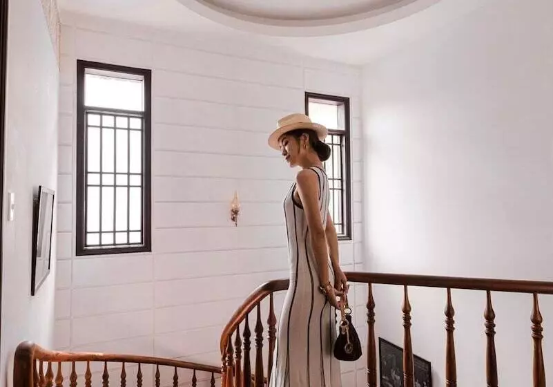 تختخواب و صبحانه The Mansion Hoi An By Minova