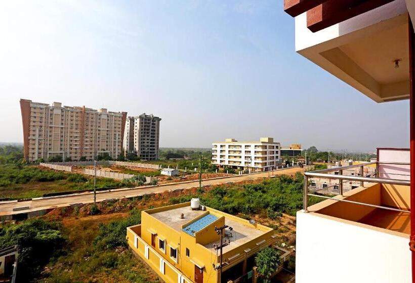 O The Maple Tree Hotels