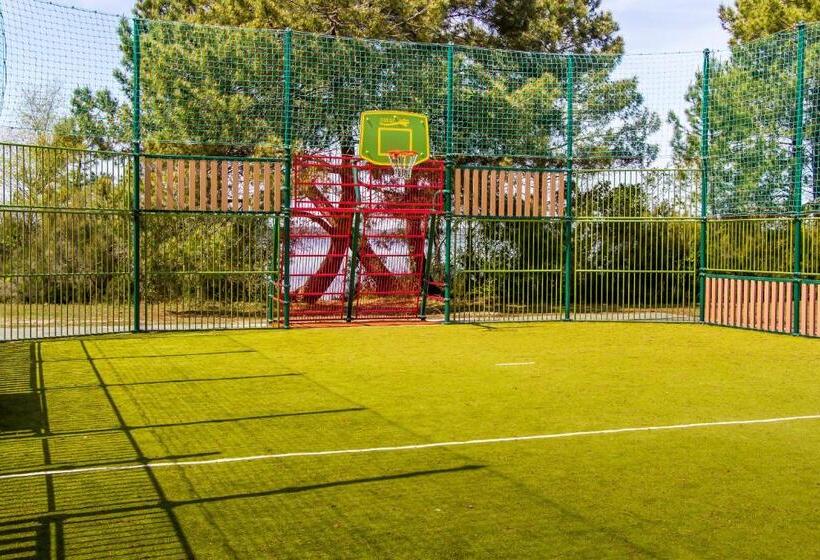 هتل Azureva Lacanau