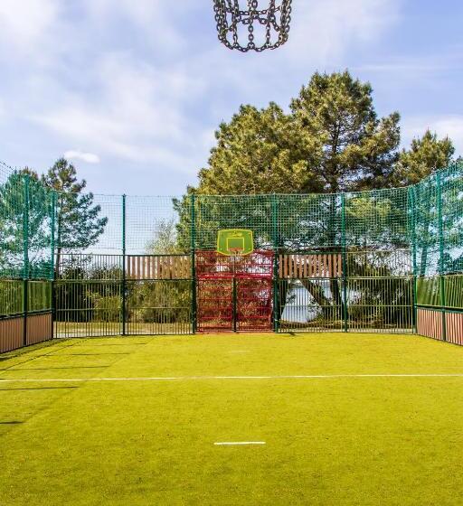 هتل Azureva Lacanau