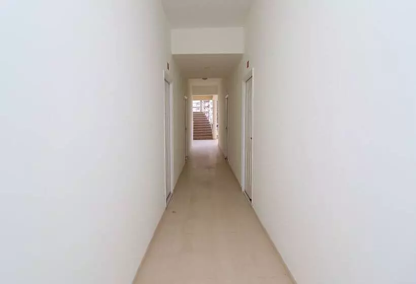 ホテル Oyo 22648 Shalimar Inn