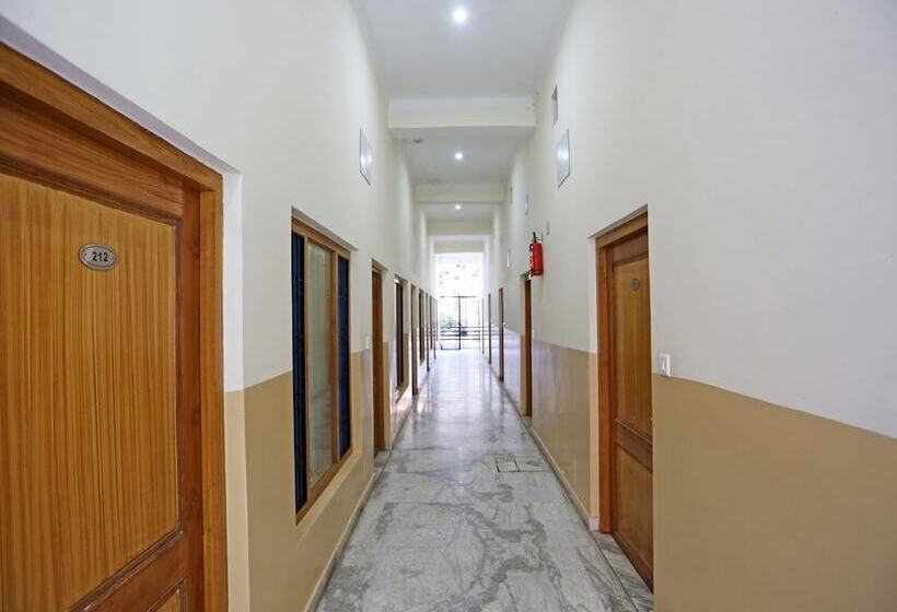 Oyo 19638 Hotel Jay Continental