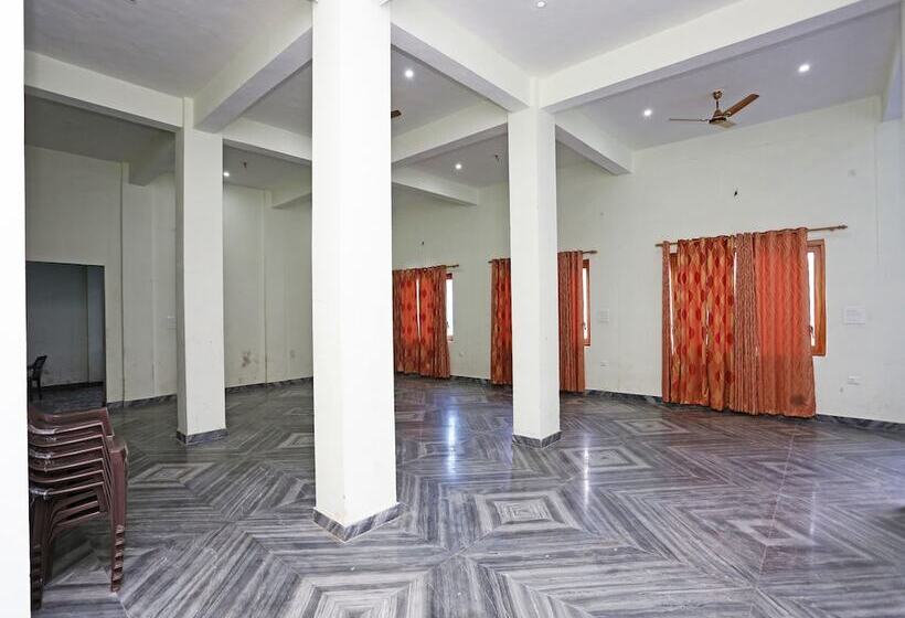 Oyo 19638 Hotel Jay Continental